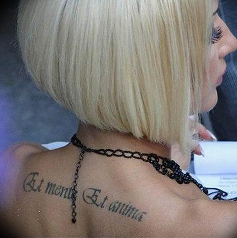 Блондинка с роскошной татуировкой отдается в попу Вудману