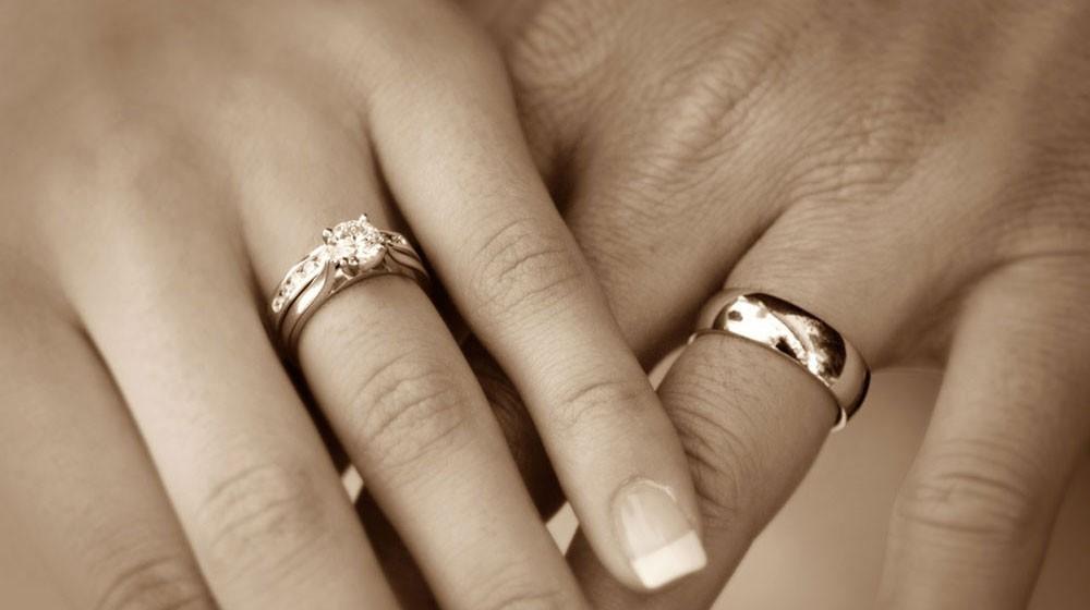 Cheating wedding ring