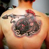 Татуировка спартанец на спине