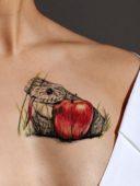 Татуировка яблоко со змеей для девушки
