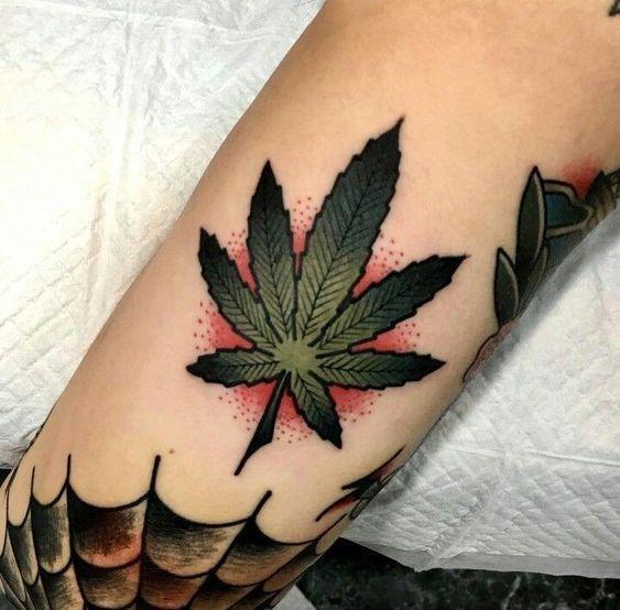 Татуировка на шею конопля марихуана в еао