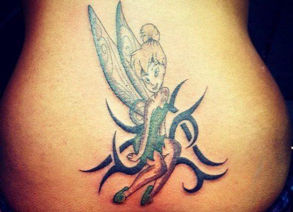 Fairy tattoo ntawm coccyx