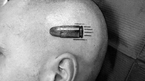 Kulkos tatuiruotė ant žmogaus galvos
