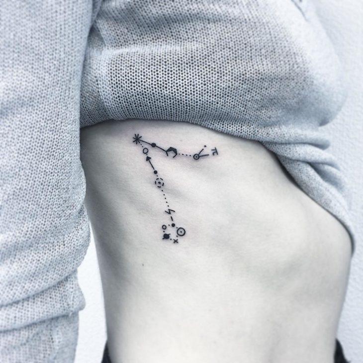 tattoo ປາຢູ່ຂ້າງ