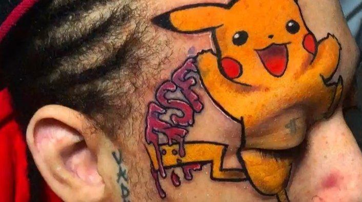 Pikachu-Tattoo auf dem Auge