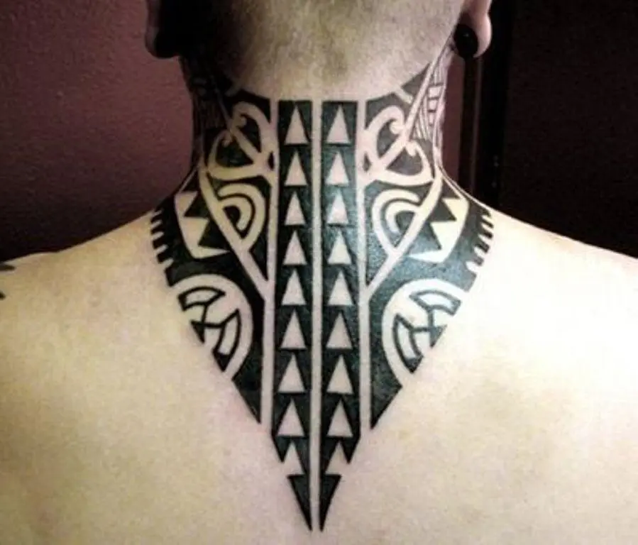 tattoo Far Edge 3 Polyneseschen Hals Tattooen wéi en Halsband