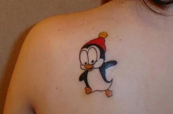 divertit tatuatge de pingüí