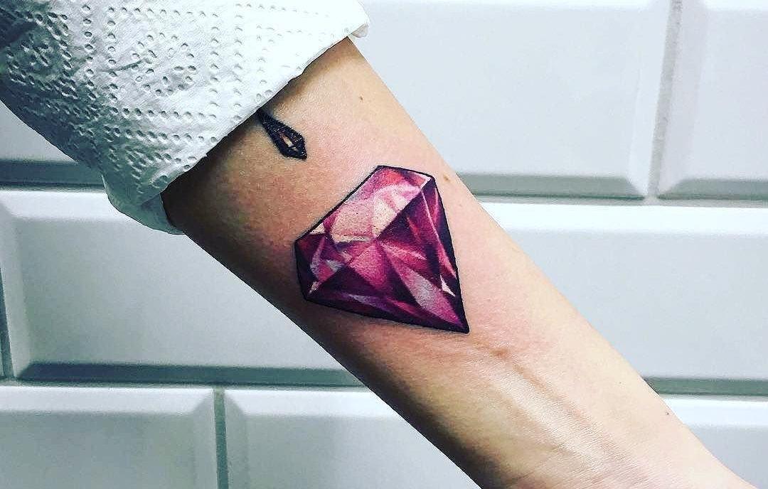 gyémánt tetoválás rózsaszín