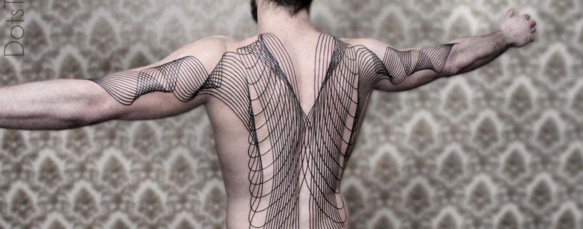 treball de línies de tatuatges a gran escala