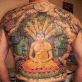 Татуировка Будда картина цветная на спине мужчины