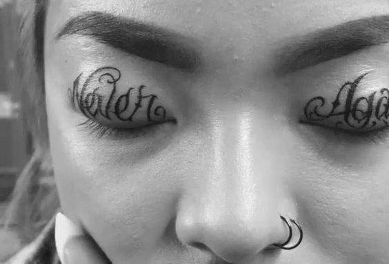 Tatuiruotė ant akių vokų mergaitei