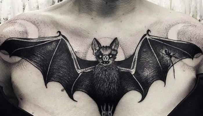 Vampyrų ir zombių krūtinės tatuiruotės