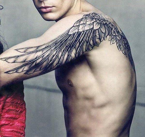 Tatuiruotės sparnai ant kūno