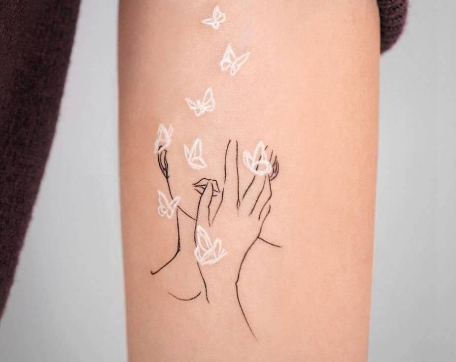 Oriģināls tetovējums ar baltu tinti