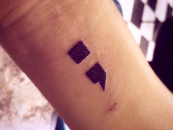 160 tatoveringer med semikolon: et symbol på optimisme
