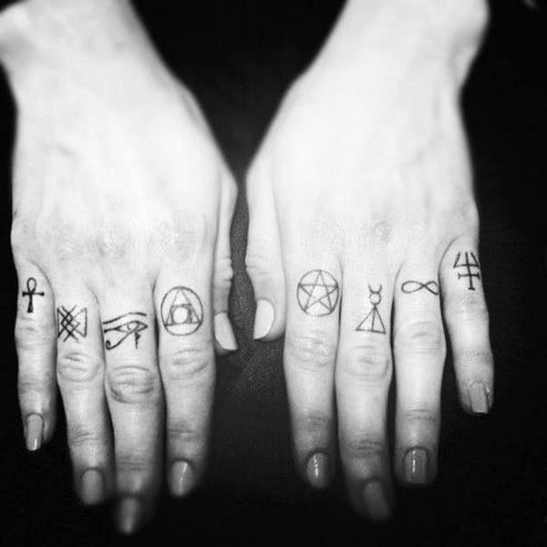 палец татуировки 162