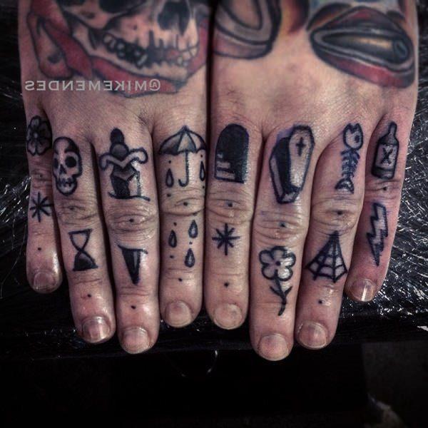 палец татуировки 163