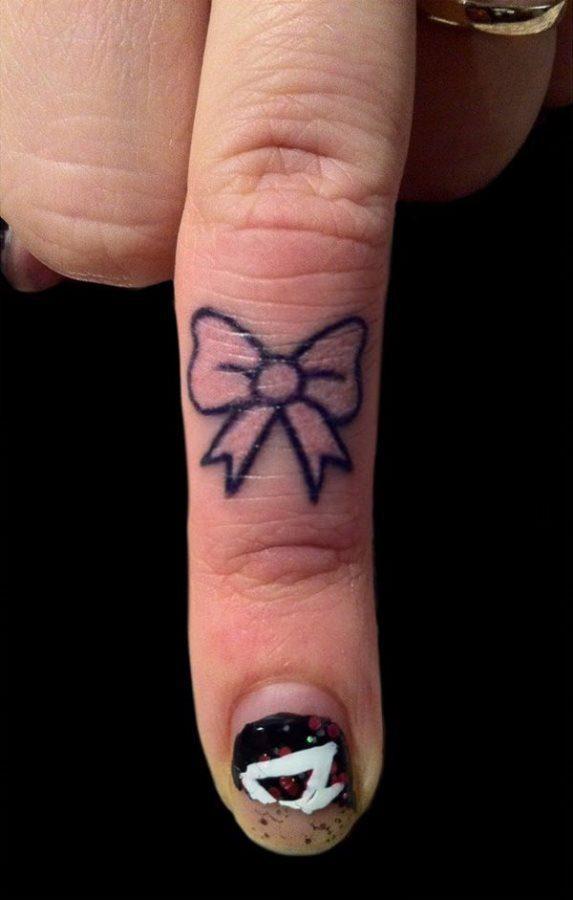 палец татуировки 183