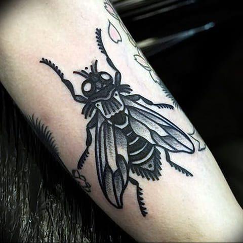 45 τατουάζ μύγα (και τι σημαίνουν)