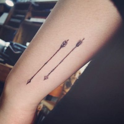 60+ татуировок со стрелами »значение, идеи и фото 2020/2021
