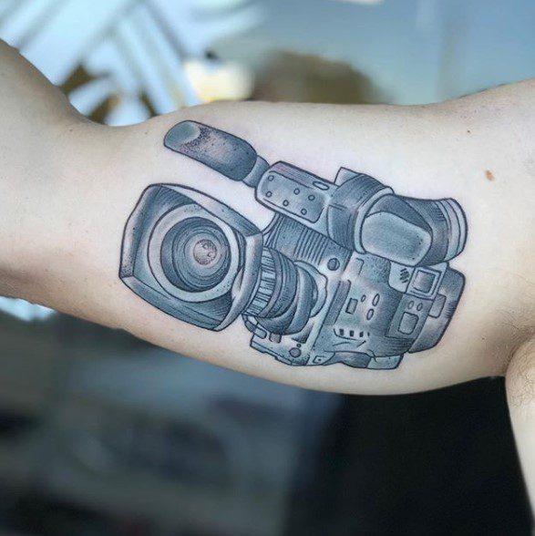 75 татуіровак з камерай: малюнкі і значэнне