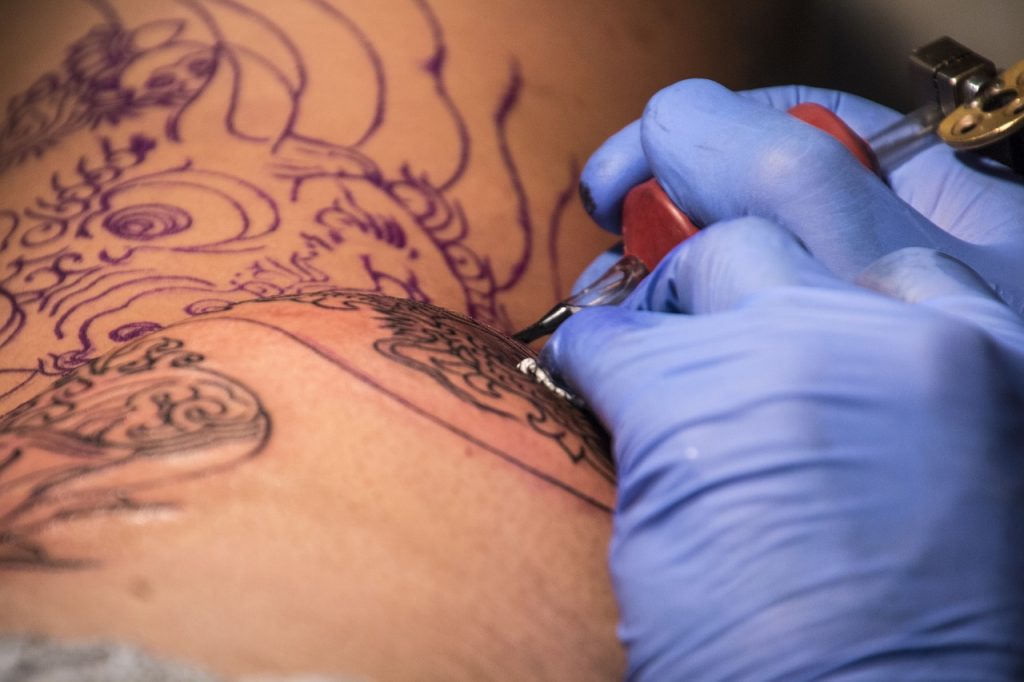 Азбука гигиены - как правильно ухаживать за свежей татуировкой? [часть 1] 