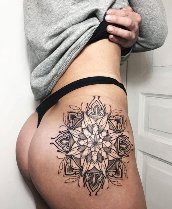 Sensual thigh tattoos: inspirational ideas and tips
