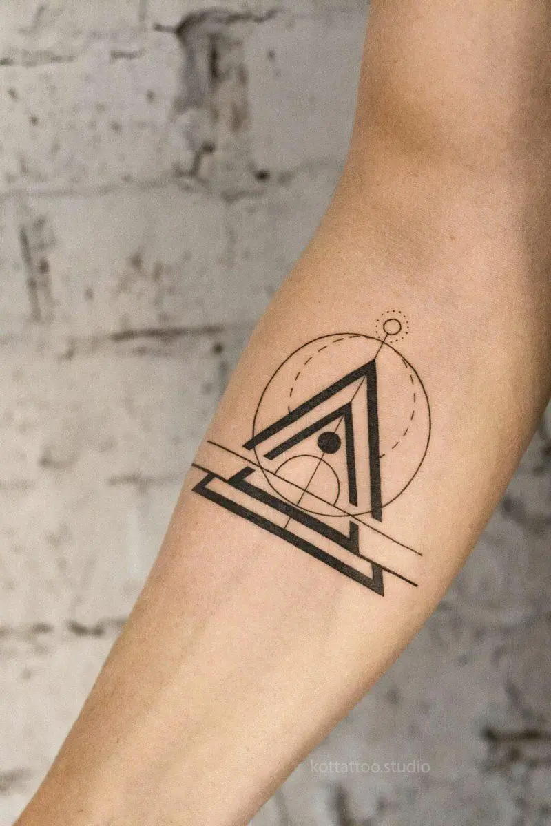 Geometric tattoos: mazano, mapikicha, mazano