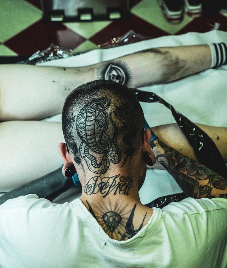 Kako postati umjetnik tetovaža: važnost prakse