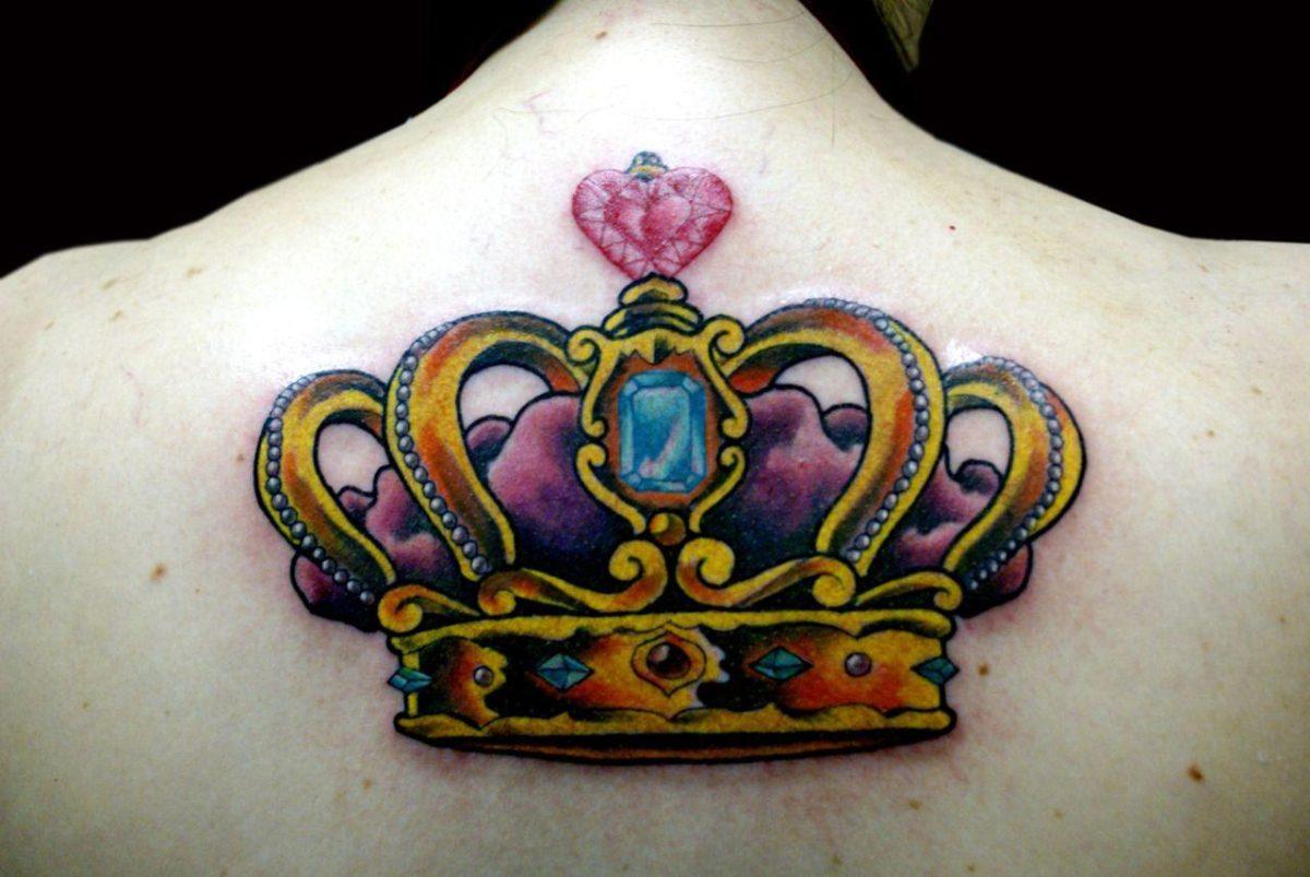 Deseños fabulosos da tatuaxe da coroa