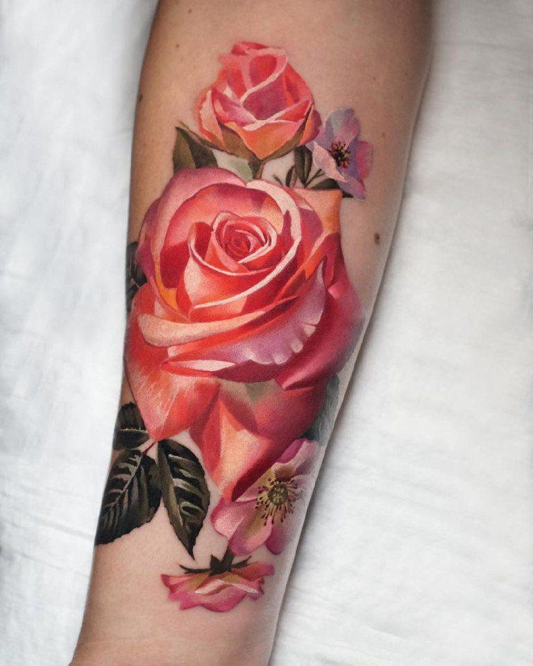 Beste ROSE -tatoeëermerke en hul betekenis 2019