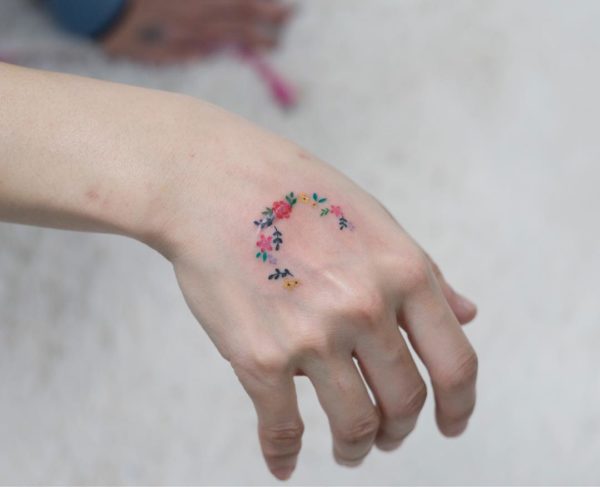 Маленькие и оригинальные тату для женщин на руке