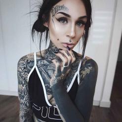 Monami Frost (Irena Straume)