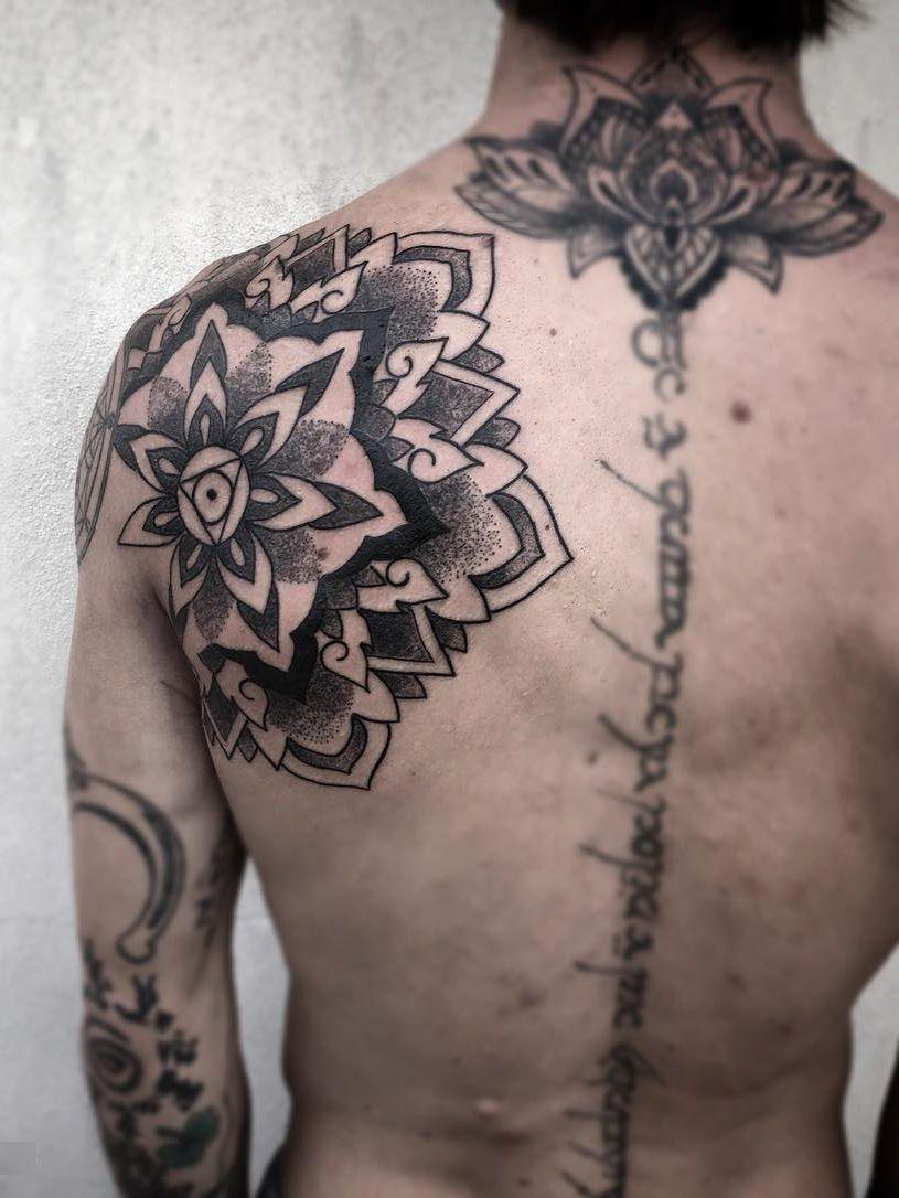 Pánské tetování mandaly s neuvěřitelným designem