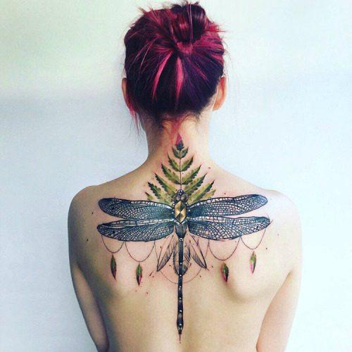 Tatuaj delicat de libelula: fotografie și semnificație