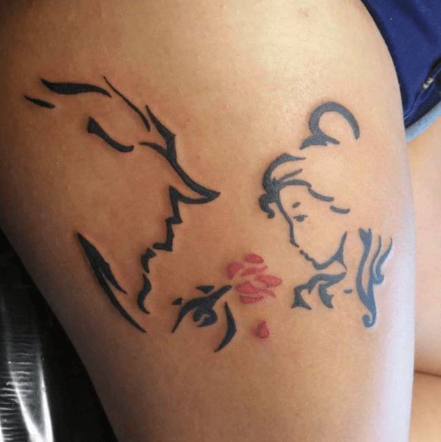 미녀와 야수의 이야기를 바탕으로 한 사랑스러운 문신