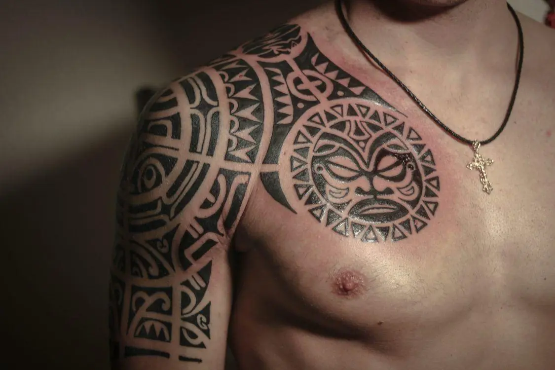 Polynesische Tattoos: Fotos, Ideen, Ideen und Bedeutung