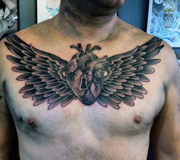 тату крылья на груди 11
