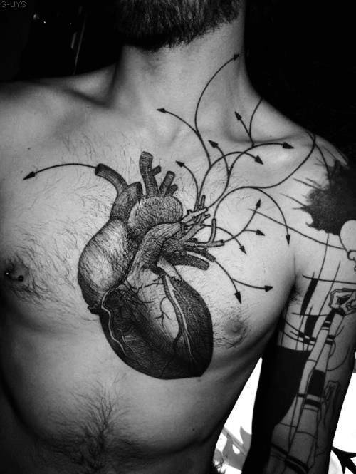 реалистичное анатомическое тату в форме сердца 111