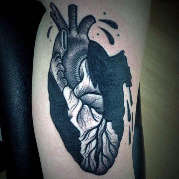 реалистичное анатомическое тату в форме сердца 159