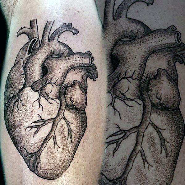 реалистичная анатомическая татуировка в форме сердца 29