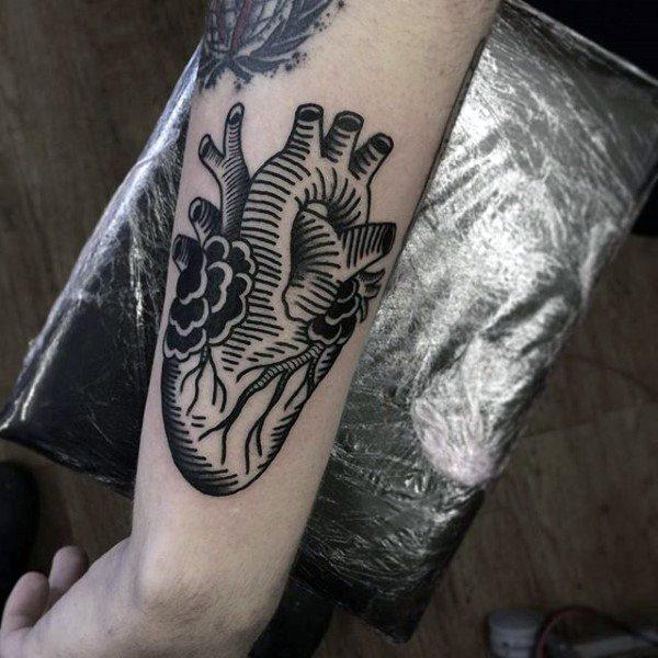 реалистичное анатомическое тату в форме сердца 55