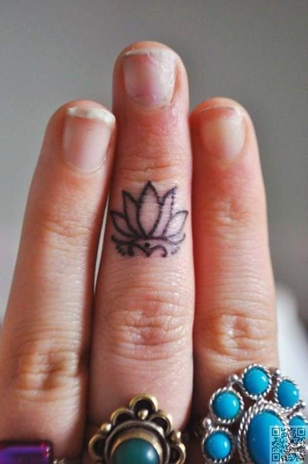 татуировка на пальце 150