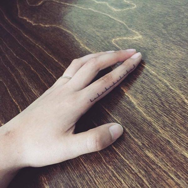 палец татуировки 166