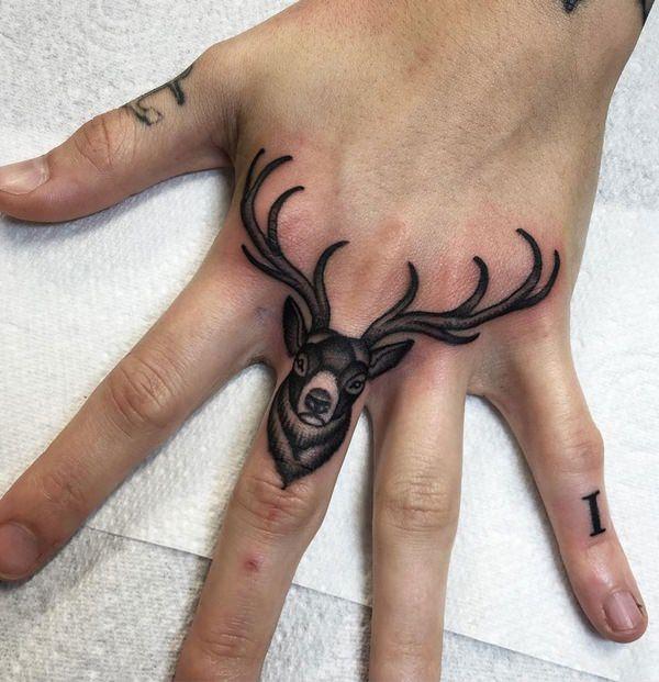 палец татуировки 186