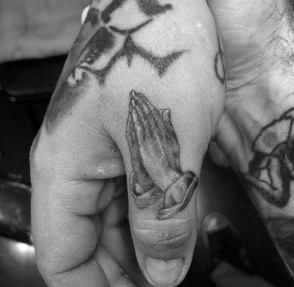 татуировка руки 143