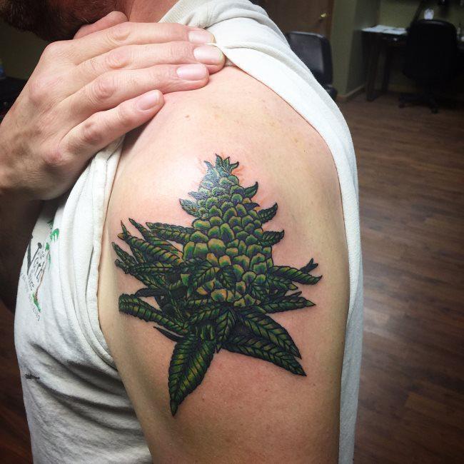 татуировка конопли марихуана 39