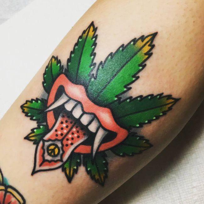 татуировка конопли марихуана 47