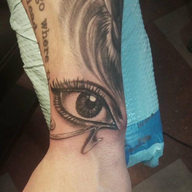 глаз ра татуировка 52