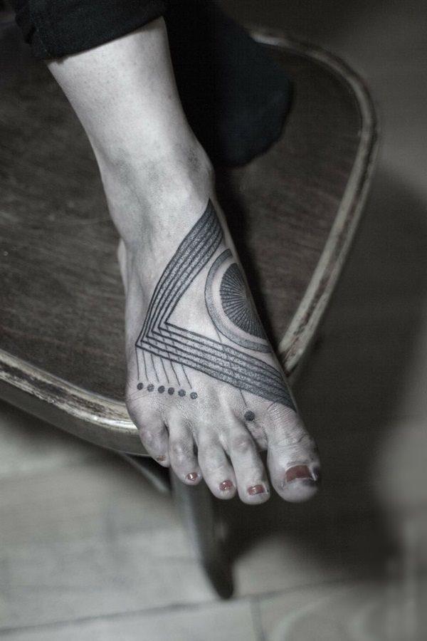 татуировка на ноге 102